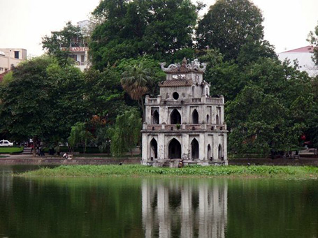 Hanoi considers placing Km0 post at Hoan Kiem Lake